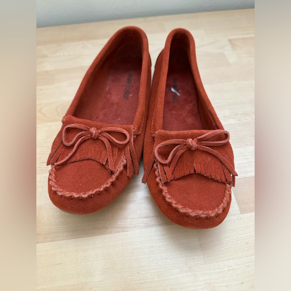 Like New Minnetonka Kilty Harde Moccasins